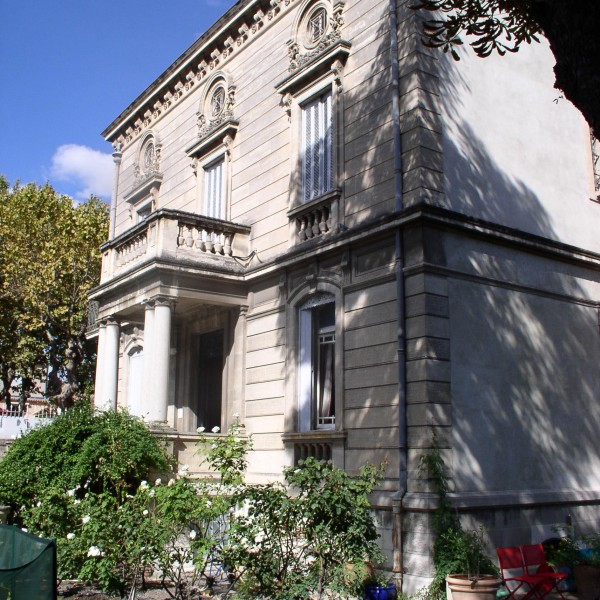 L'extérieur de la Maison de Sophie - Maison d'hôtes à Nîmes