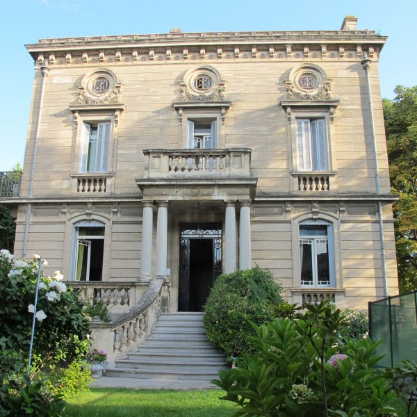 L'extérieur de la Maison de Sophie - Maison d'hôtes à Nîmes