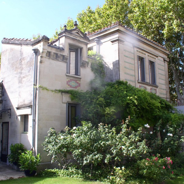 La maison de Sophie - Son magnifique jardin - Maison d'hôtes à Nîmes