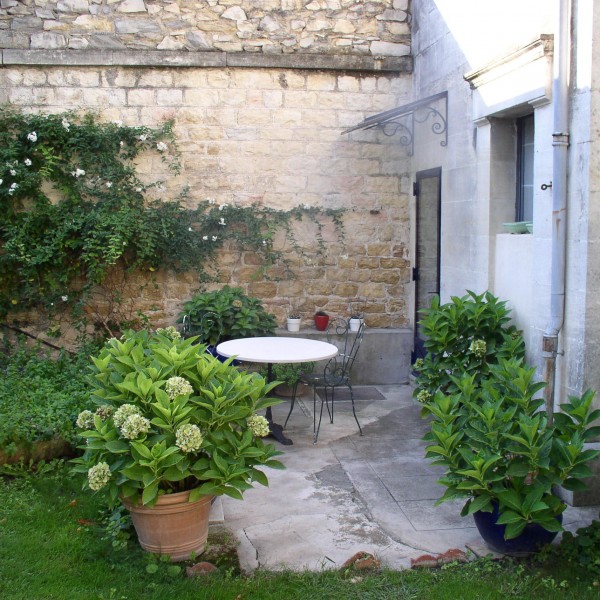 La maison de Sophie - Son magnifique jardin - Maison d'hôtes à Nîmes